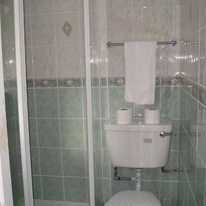 Zimmer mit zwei Einzelbetten